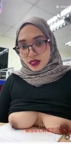 Berani Banget Lagi DI Kantor Gituan