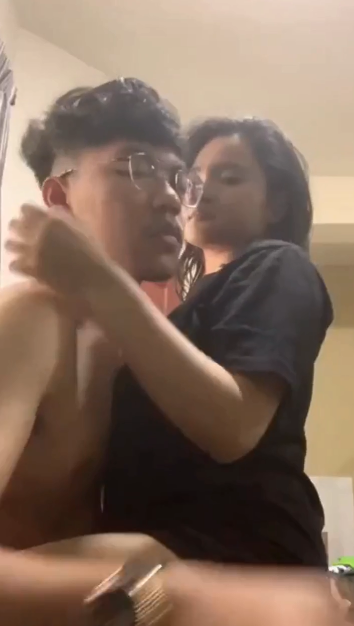 Cewek Montok Minta Pake Pengaman