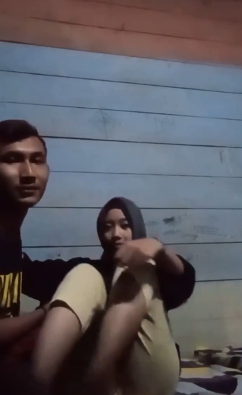 Jilbab Desa Keliatan Kalem Tapi Hyper Kokop Terus