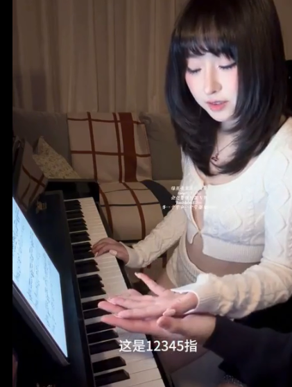 Les Privat Piano Berujung Kontol Masuk dari Belakang