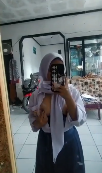 Pulang Sekolah Omek Pake Timun