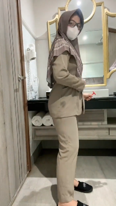 Guruku idolaku, colmek sampai muncrat