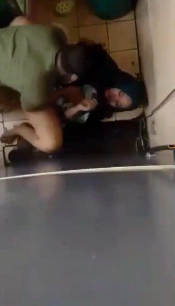 Udah Kebelet Ewe Istri Tetangga Kos Jilbab Di Wc