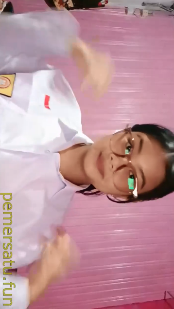 anak sekolah yang imut