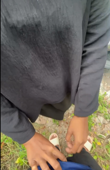 kebelet kali ya di pinggir jalan