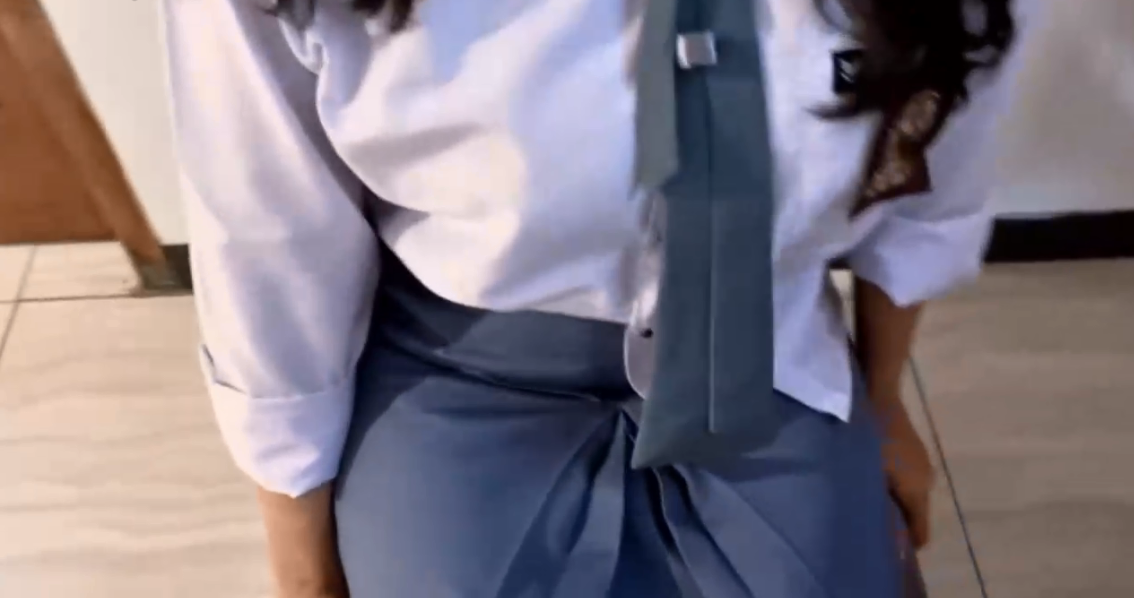 sisi esemah di ikat pake tali sepatu